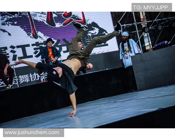 全国街舞大赛点评：西安滑板队展现力量与激情的精彩演出